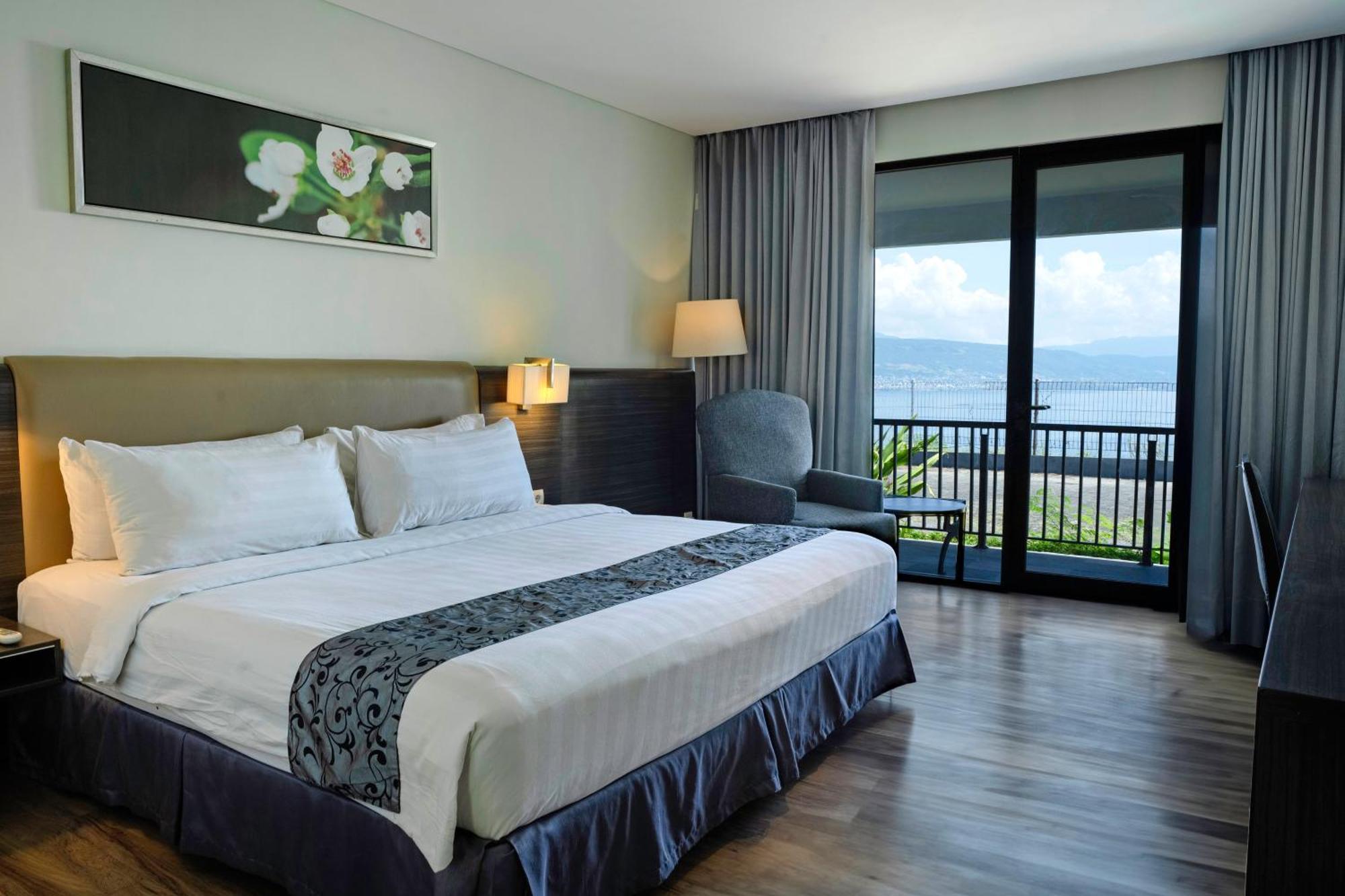 Estrella Hotel & Conference Luwuk Luaran gambar